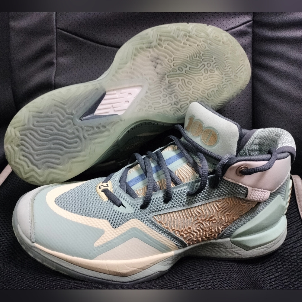 Basketball shoes